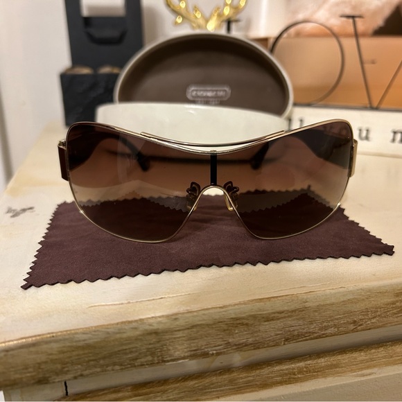 Authentic coach sunglasses mint condition with original case - Picture 3 of 12